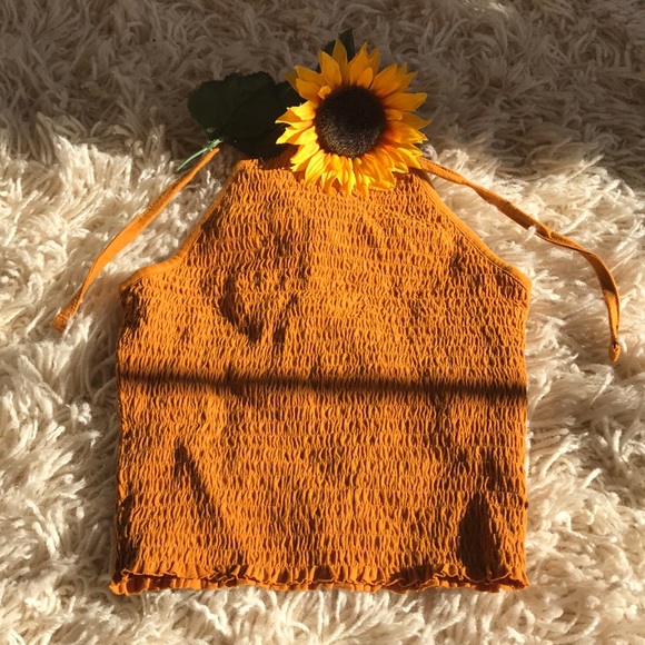 TRADED NWT GARAGE HALTER TOP SIZE X SMALL - Picture 2 of 5